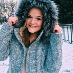 Meet your Posher, Jillian